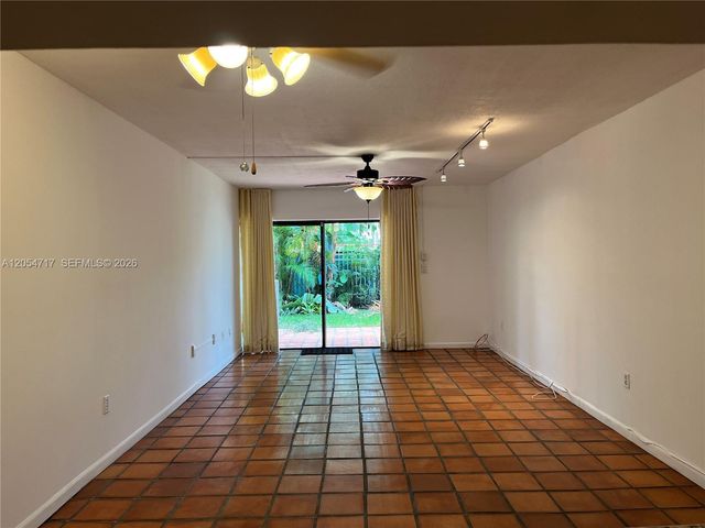 709 Curtiss Pkwy 11, Miami Springs, FL 33166