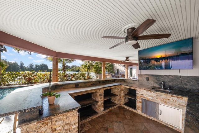 2402 PINE HAMMOCK, Clearwater, FL 33764