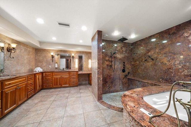 2402 PINE HAMMOCK, Clearwater, FL 33764