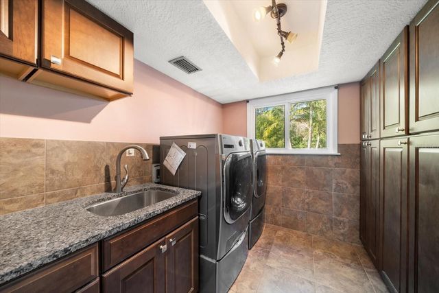 2402 PINE HAMMOCK, Clearwater, FL 33764