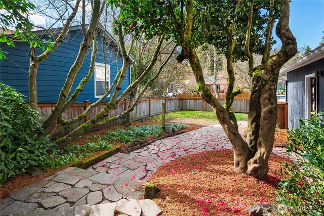 4432 40th Avenue SW, Seattle, WA 98116