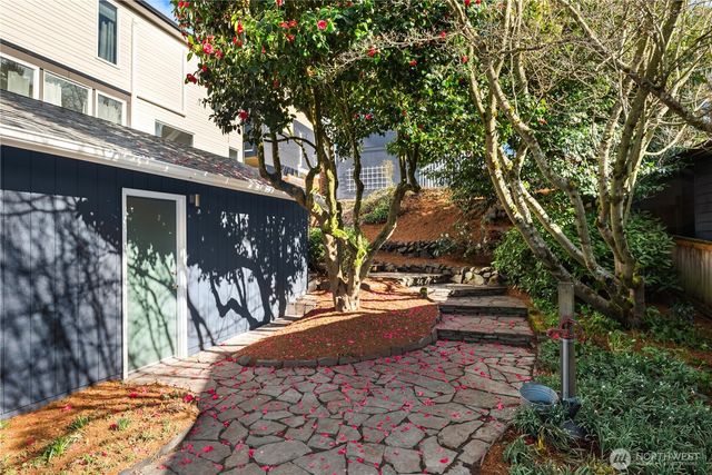 4432 40th Avenue SW, Seattle, WA 98116