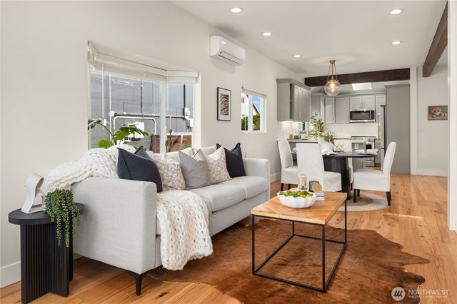 4432 40th Avenue SW, Seattle, WA 98116