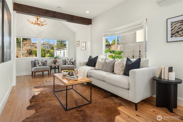 4432 40th Avenue SW, Seattle, WA 98116