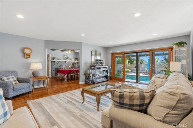 901 Glenview, West Covina, CA 91791