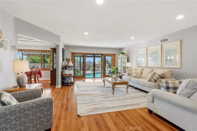 901 Glenview, West Covina, CA 91791