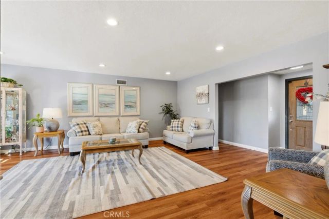 901 Glenview, West Covina, CA 91791