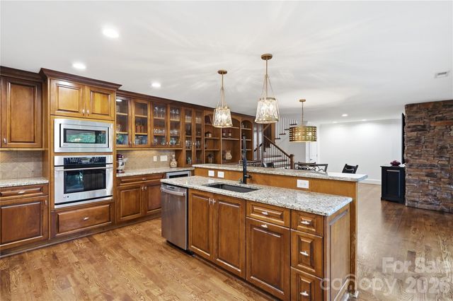 16121 Tana Tea Circle, Tega Cay, SC 29708