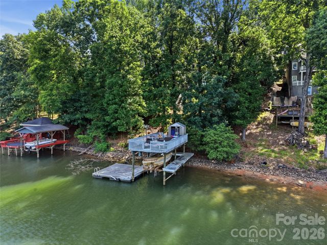 16121 Tana Tea Circle, Tega Cay, SC 29708