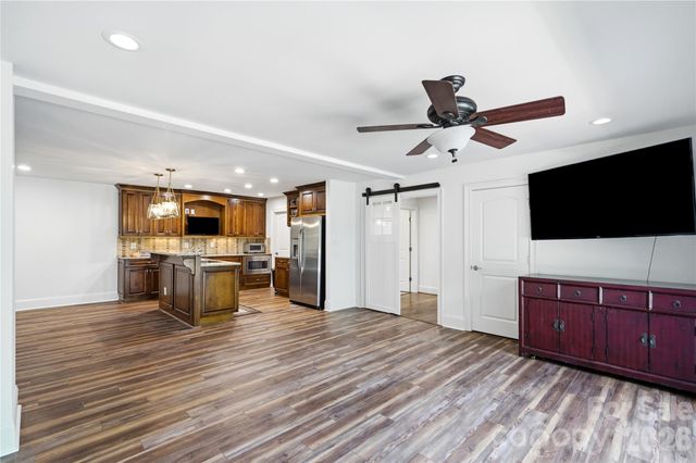 16121 Tana Tea Circle, Tega Cay, SC 29708