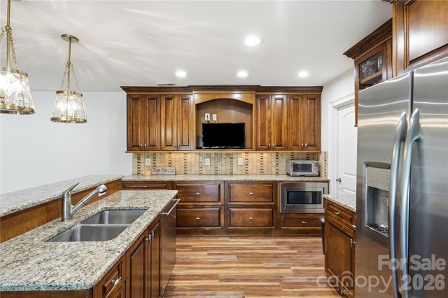 16121 Tana Tea Circle, Tega Cay, SC 29708