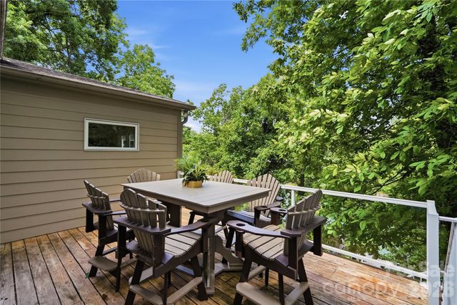 16121 Tana Tea Circle, Tega Cay, SC 29708