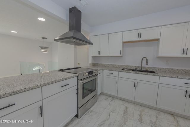 8221 Saint Anthonys Church Rd, Louisville, KY 40214