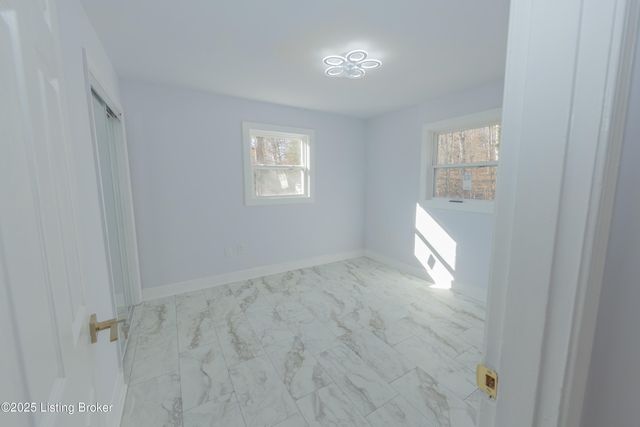 8221 Saint Anthonys Church Rd, Louisville, KY 40214