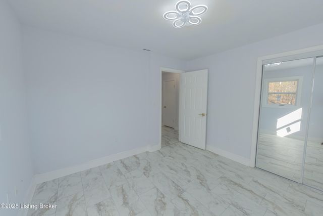 8221 Saint Anthonys Church Rd, Louisville, KY 40214