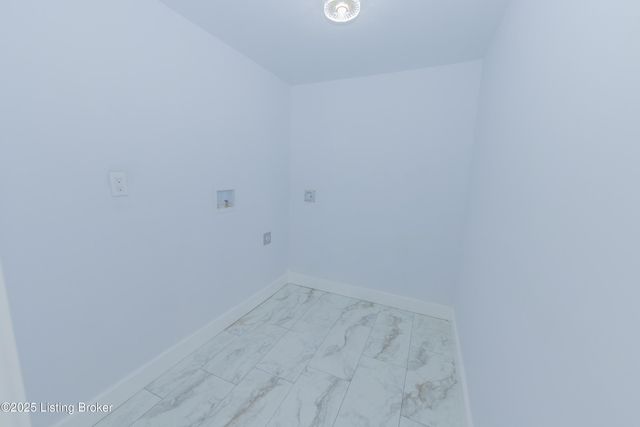 8221 Saint Anthonys Church Rd, Louisville, KY 40214