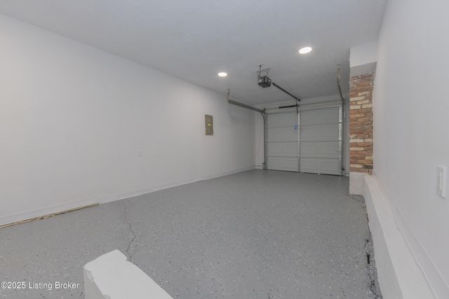 8221 Saint Anthonys Church Rd, Louisville, KY 40214