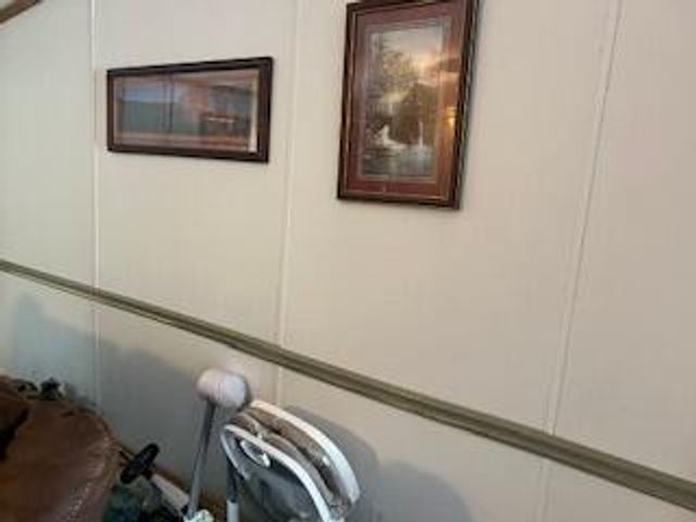 22423 Round Valley Drive, Hartshorn, MO 65479