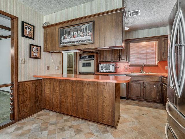 7 Kiowa, Shawnee, OK 74801