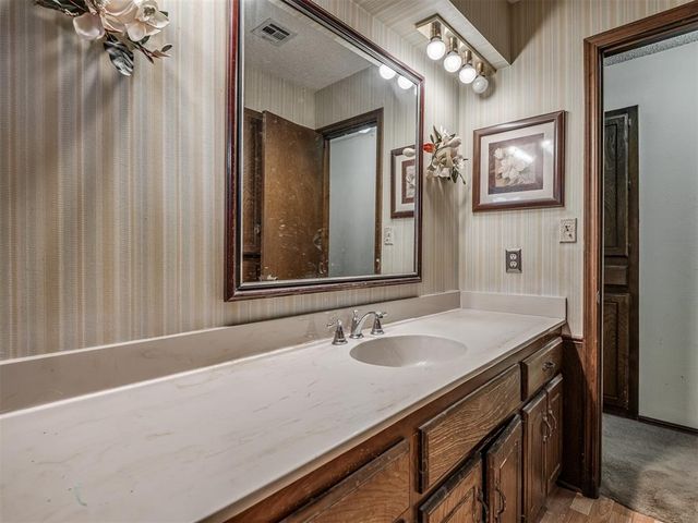 7 Kiowa, Shawnee, OK 74801