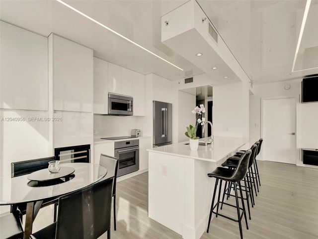 6365 Collins Avenue 2407, Miami Beach, FL 33141