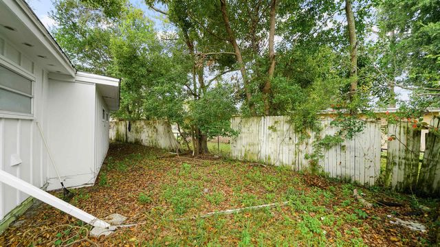 319 Janell Dr, Orange Park, FL 32073