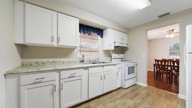 319 Janell Dr, Orange Park, FL 32073