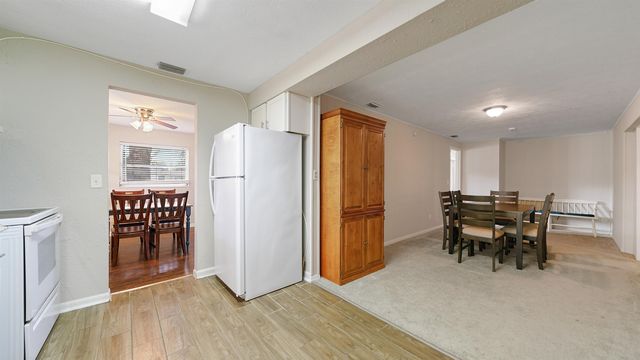 319 Janell Dr, Orange Park, FL 32073