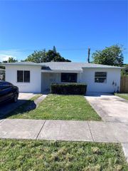 4011 SW 27 st 1, West Park, FL 33023