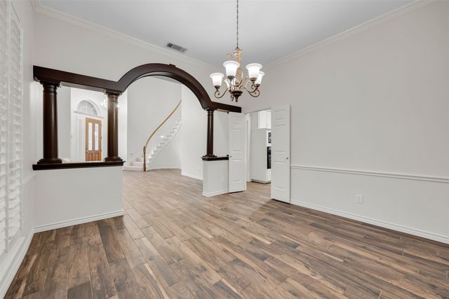 215 Edgestone Drive, Irving, TX 75063