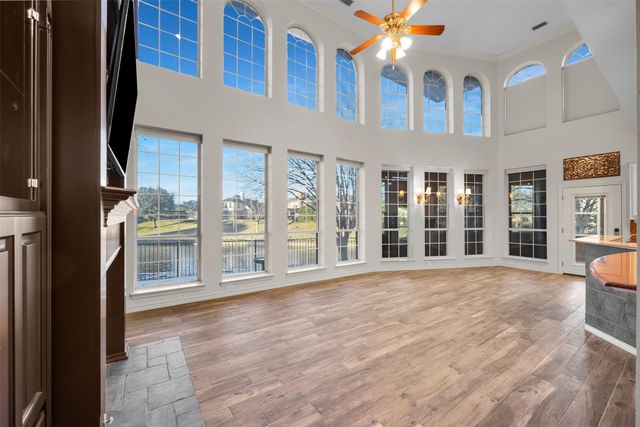 215 Edgestone Drive, Irving, TX 75063