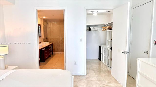 475 Brickell Avenue 2512, Miami, FL 33131