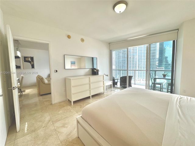 475 Brickell Avenue 2512, Miami, FL 33131