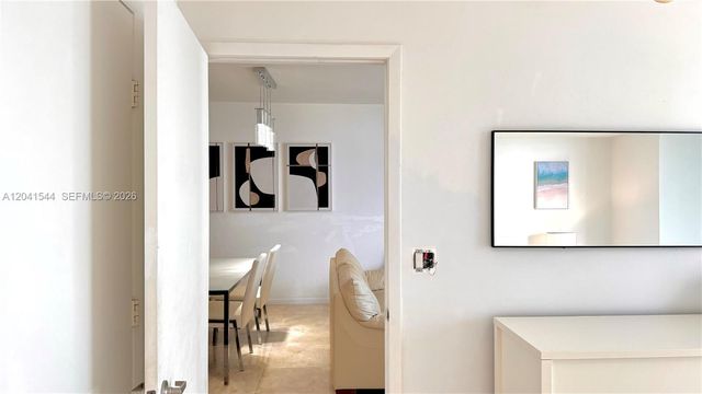 475 Brickell Avenue 2512, Miami, FL 33131