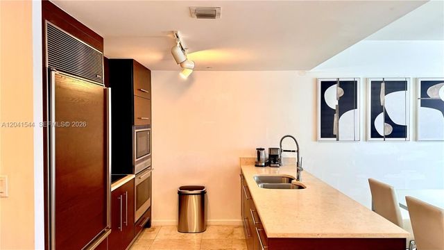 475 Brickell Avenue 2512, Miami, FL 33131