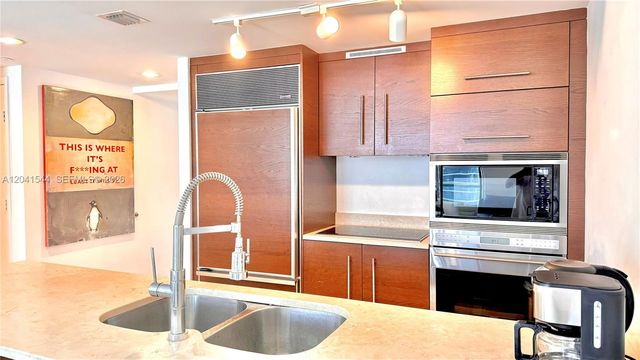 475 Brickell Avenue 2512, Miami, FL 33131