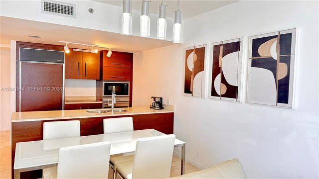 475 Brickell Avenue 2512, Miami, FL 33131