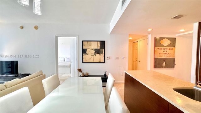475 Brickell Avenue 2512, Miami, FL 33131