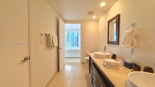 475 Brickell Avenue 2512, Miami, FL 33131