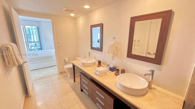 475 Brickell Avenue 2512, Miami, FL 33131