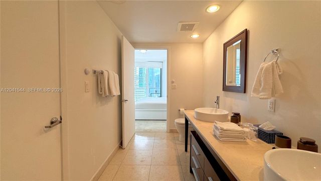 475 Brickell Avenue 2512, Miami, FL 33131