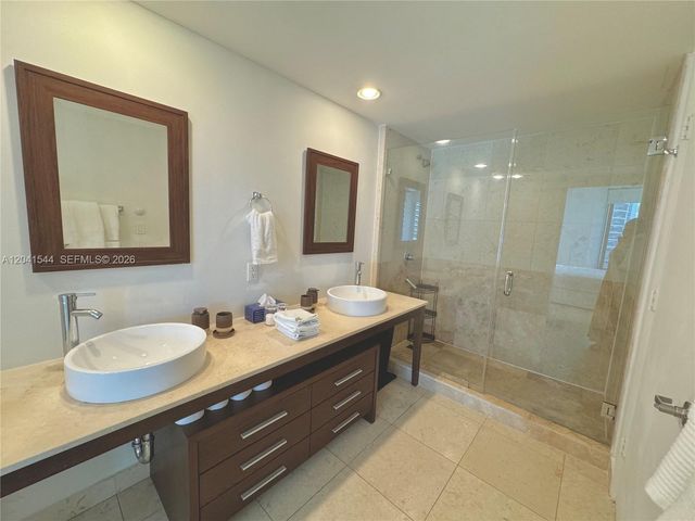 475 Brickell Avenue 2512, Miami, FL 33131