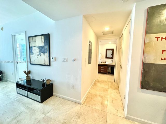 475 Brickell Avenue 2512, Miami, FL 33131