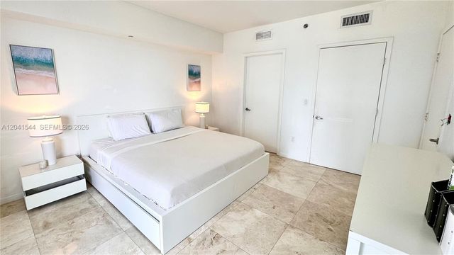 475 Brickell Avenue 2512, Miami, FL 33131
