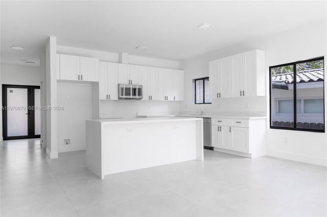 1494 NE 117th ST, Miami, FL 33161