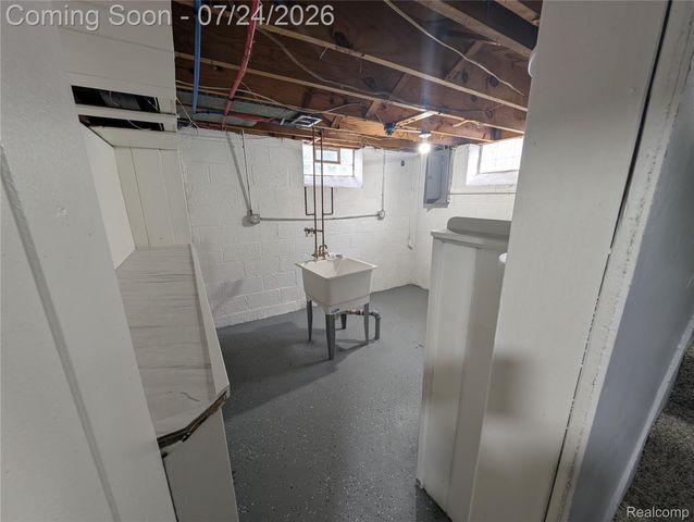16531 Plainview Avenue, Detroit, MI 48219
