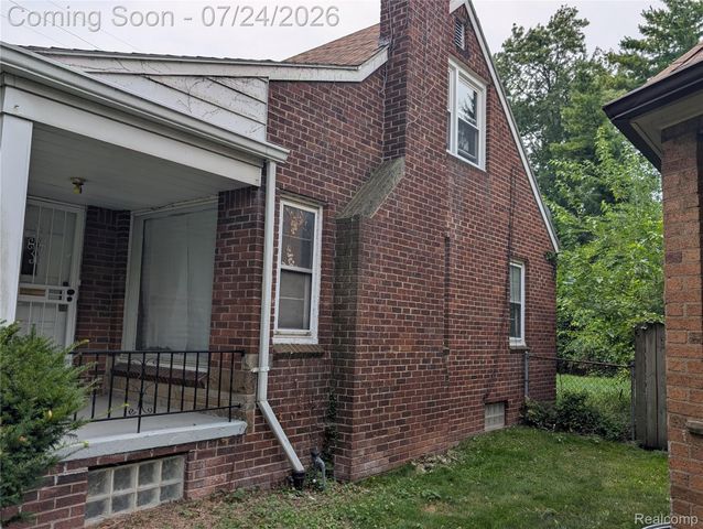 16531 Plainview Avenue, Detroit, MI 48219