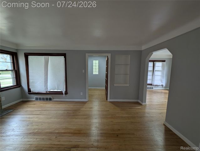 16531 Plainview Avenue, Detroit, MI 48219
