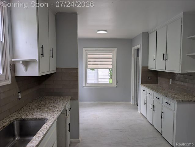 16531 Plainview Avenue, Detroit, MI 48219