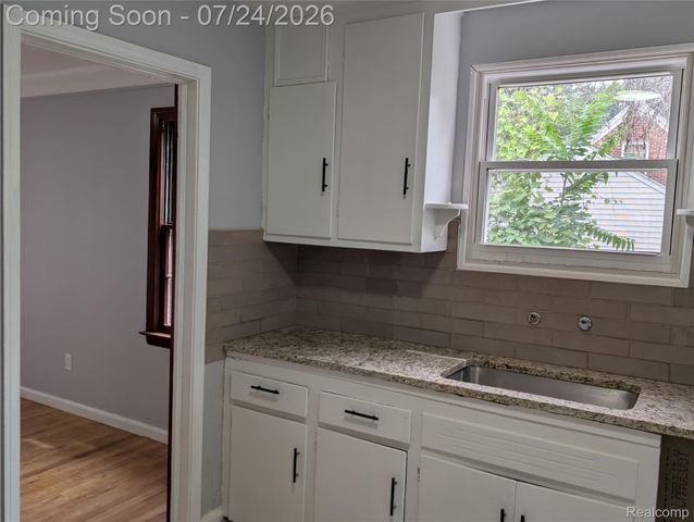 16531 Plainview Avenue, Detroit, MI 48219
